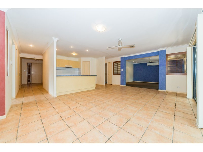 25 Adaminaby Drive, Helensvale QLD 4212