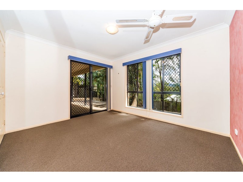 25 Adaminaby Drive, Helensvale QLD 4212