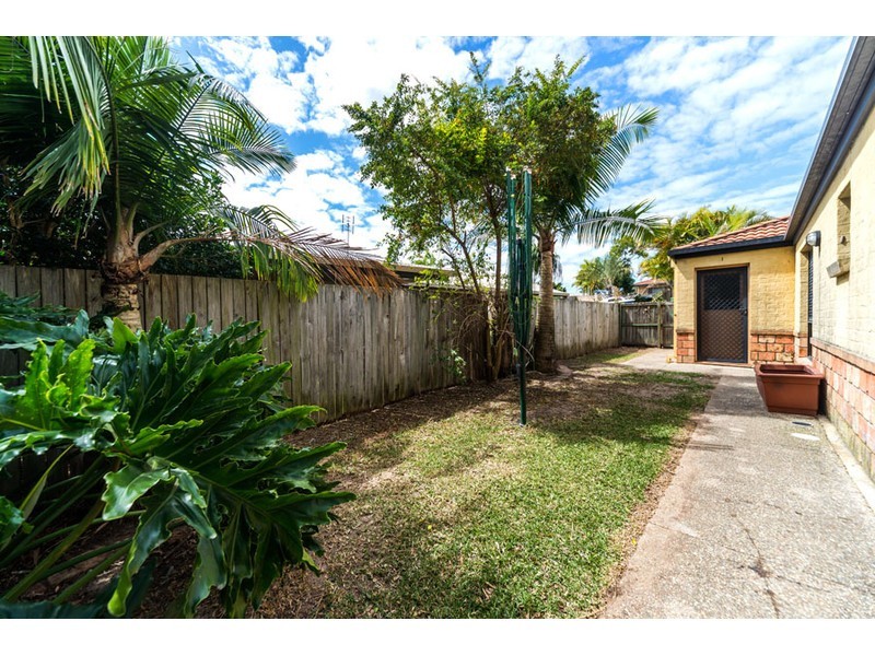 25 Adaminaby Drive, Helensvale QLD 4212