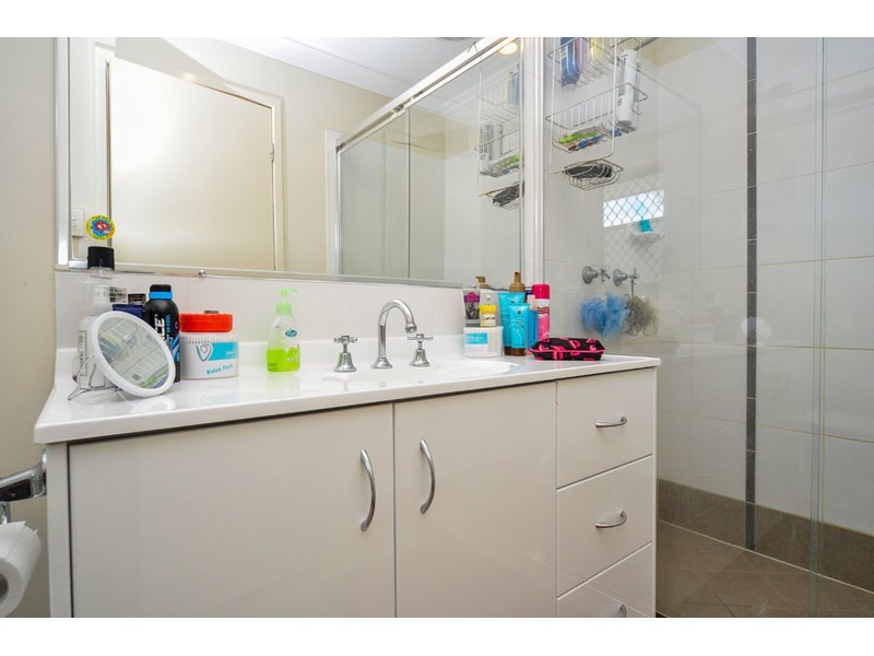22 Stoneleigh Way, Holmview QLD 4207