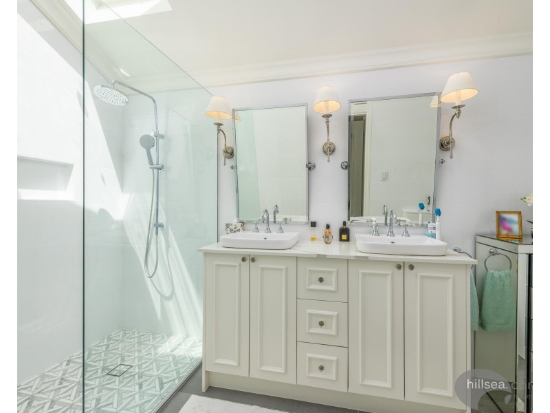 5801 Clearwater Crescent, Hope Island QLD 4212