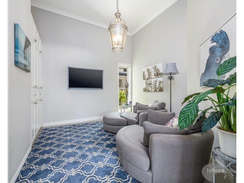 5801 Clearwater Crescent, Hope Island QLD 4212