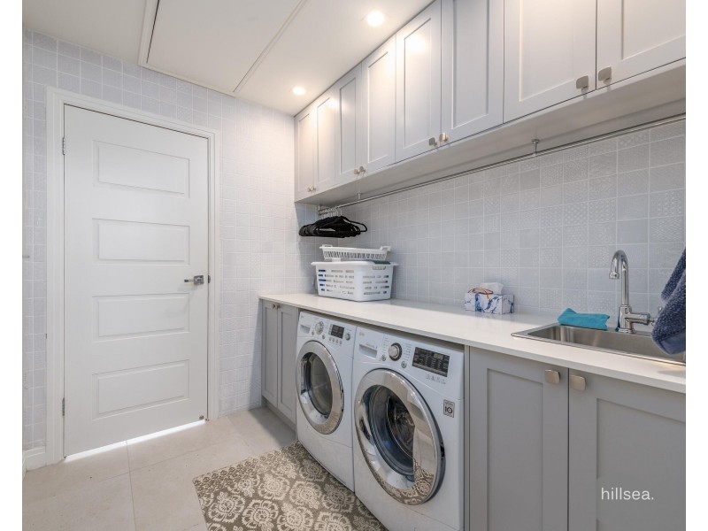 5801 Clearwater Crescent, Hope Island QLD 4212