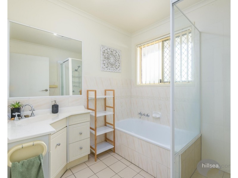 4 Dalby Court, Helensvale QLD 4212