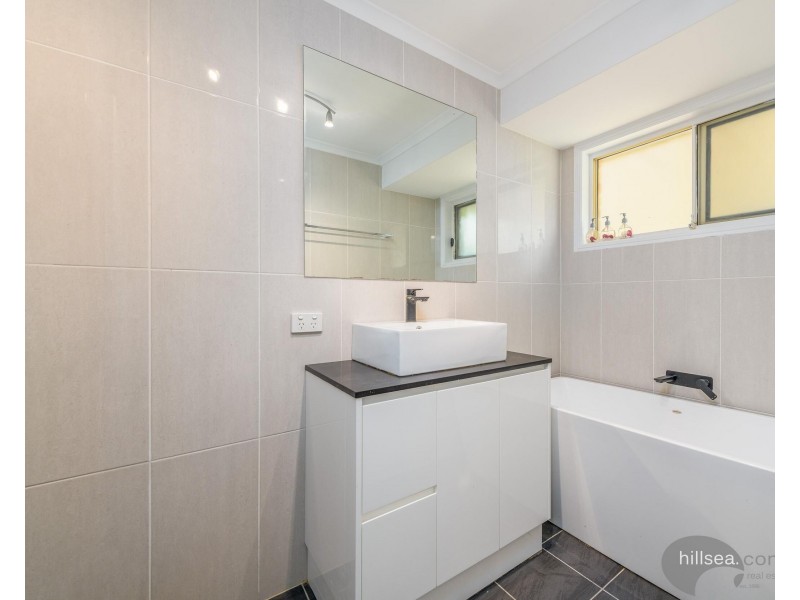 1/8 Theatre Street, Oxenford QLD 4210