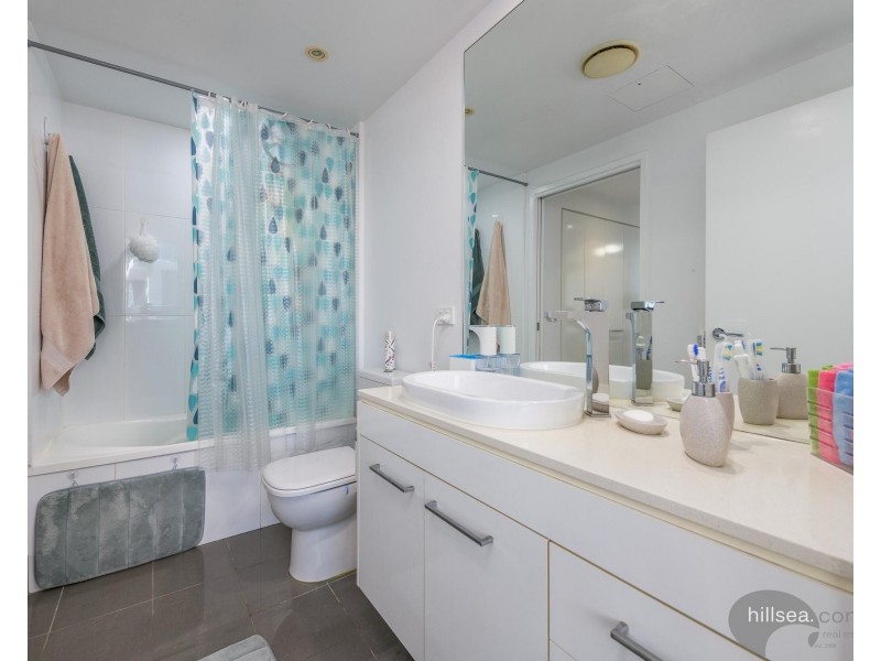 710/20 Labrador Street, Labrador QLD 4215