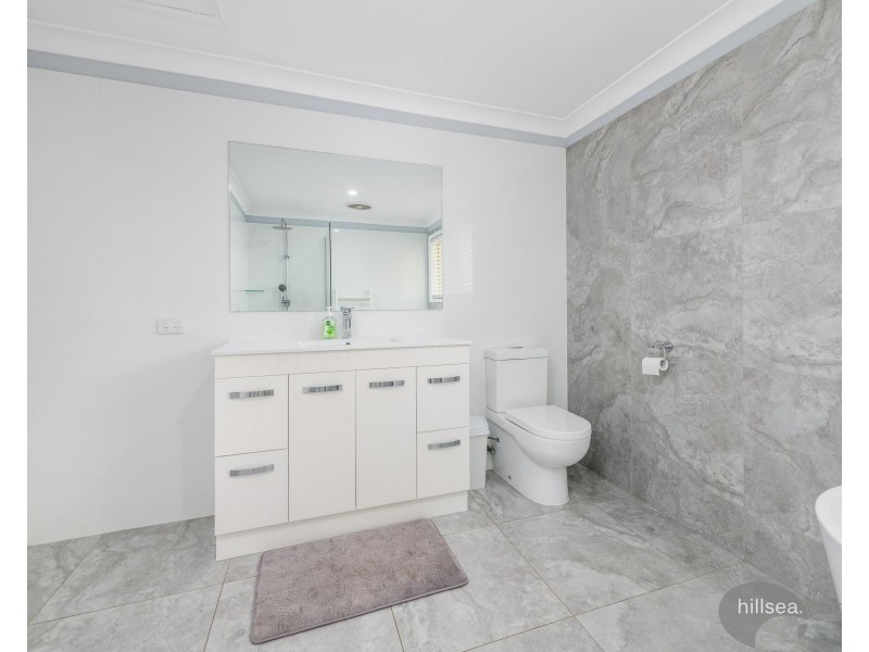 4 Adaminaby Drive, Helensvale QLD 4212