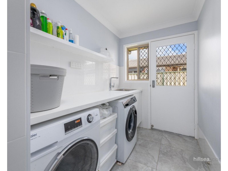 4 Adaminaby Drive, Helensvale QLD 4212