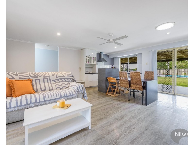 13 Artists Avenue, Oxenford QLD 4210