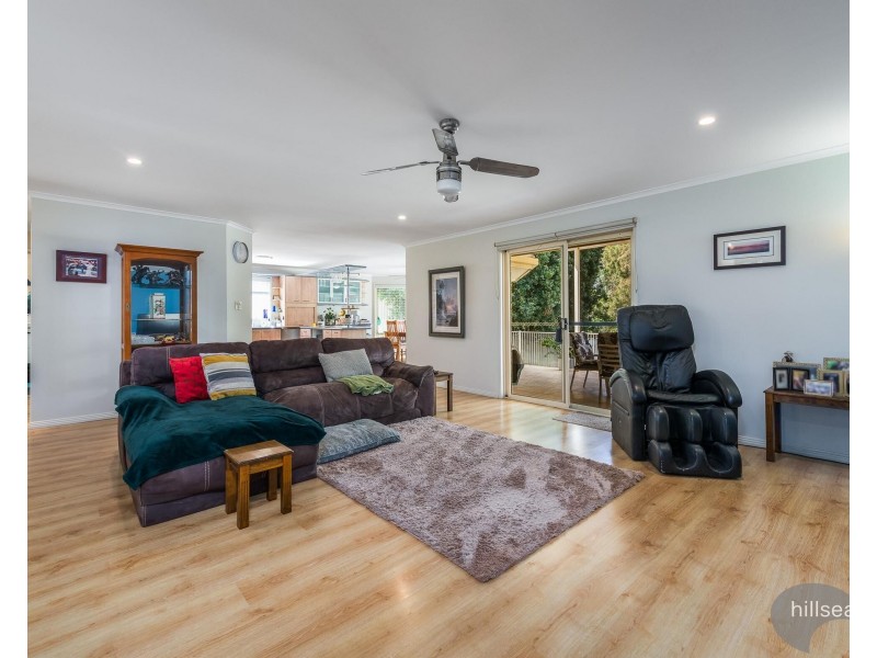 15 Corringle Close, Helensvale QLD 4212