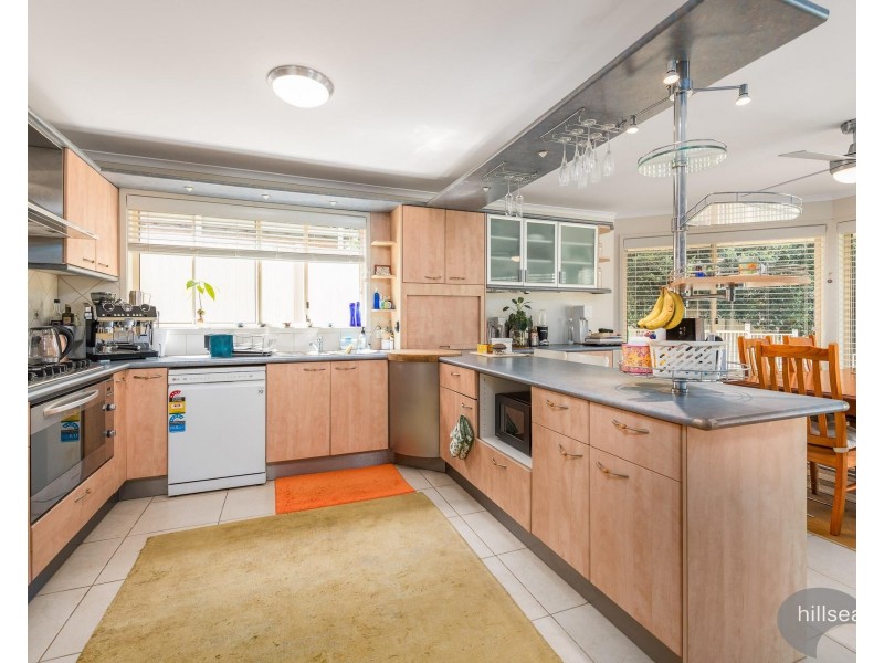 15 Corringle Close, Helensvale QLD 4212