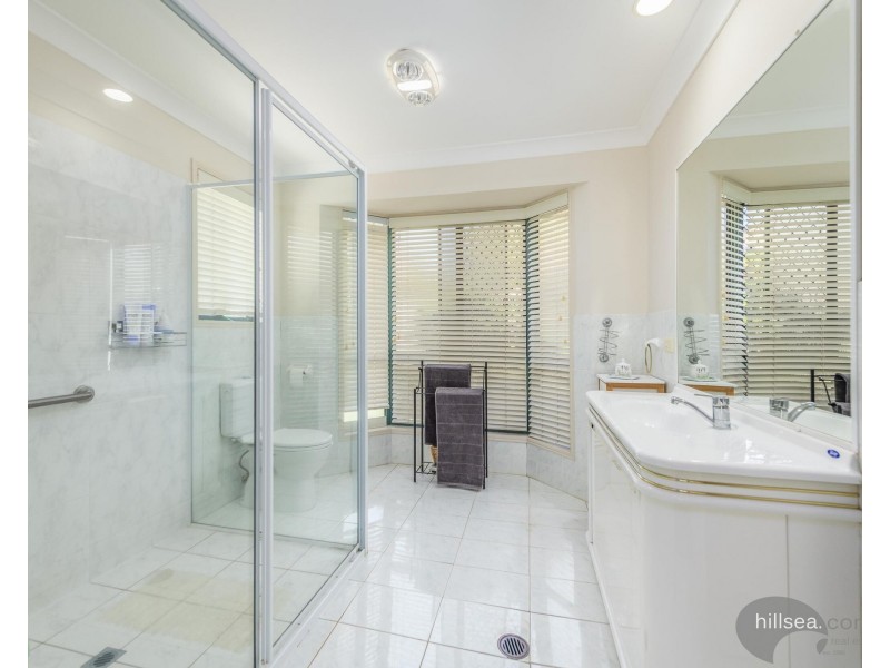 4 Poeppel Place, Helensvale QLD 4212
