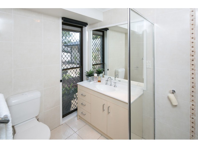 17 Ashford Road, Helensvale QLD 4212