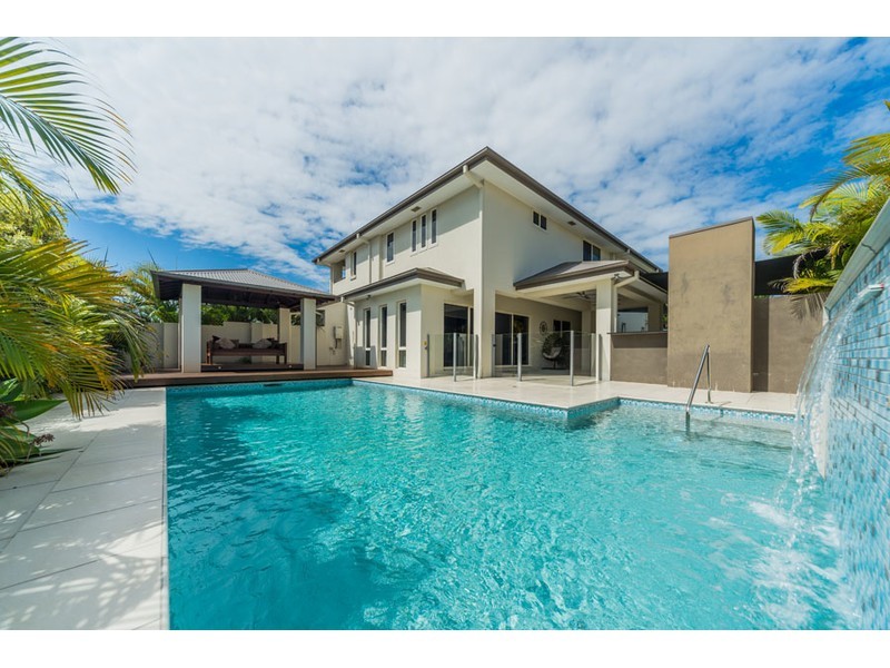 1 Zenith Crescent, Pacific Pines QLD 4211