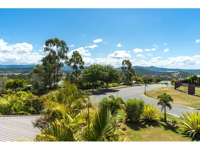 1 Zenith Crescent, Pacific Pines QLD 4211