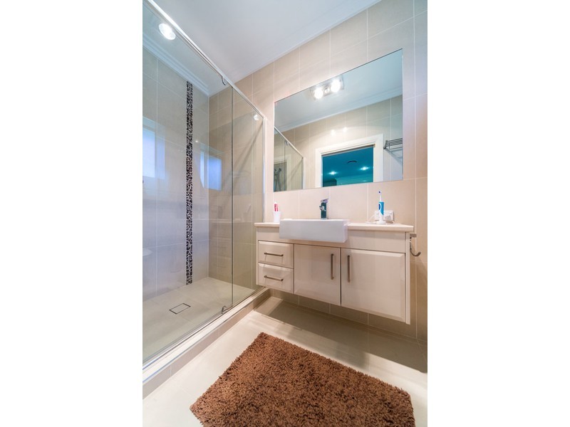 1 Zenith Crescent, Pacific Pines QLD 4211