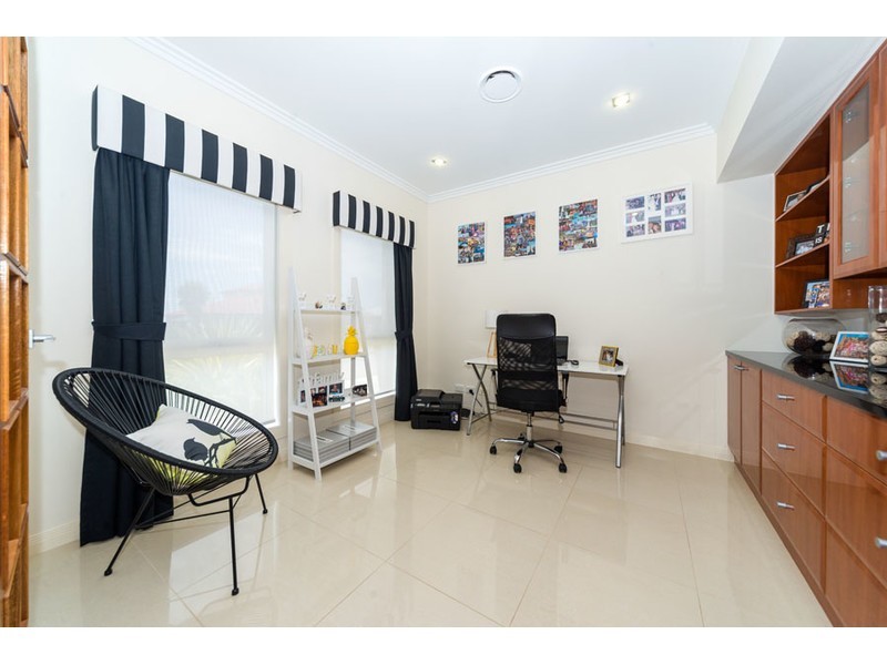 1 Zenith Crescent, Pacific Pines QLD 4211