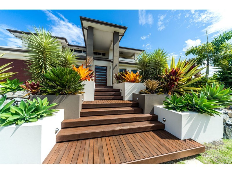 1 Zenith Crescent, Pacific Pines QLD 4211