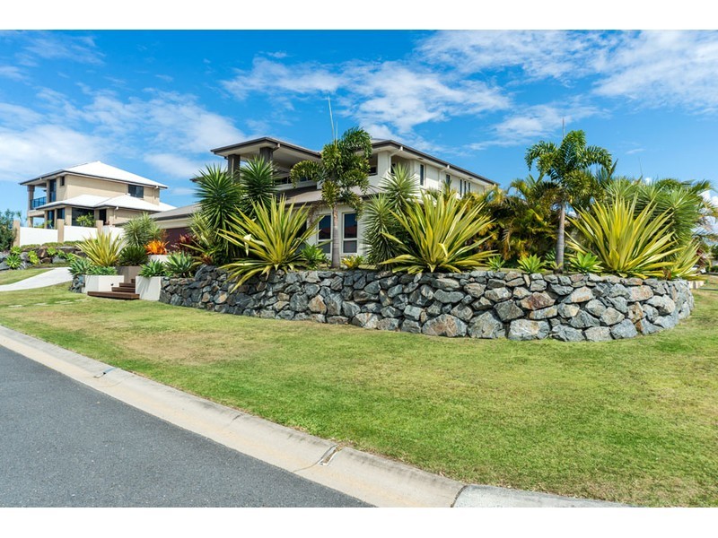 1 Zenith Crescent, Pacific Pines QLD 4211