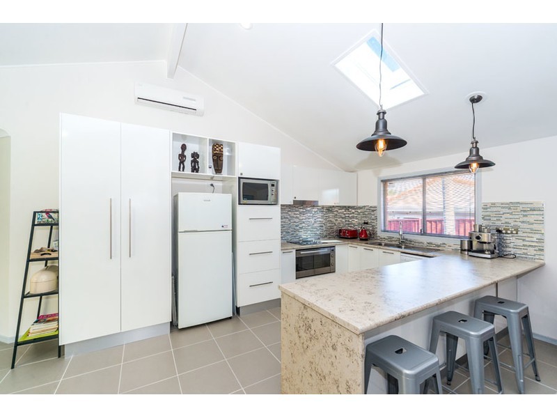 16 Rosedale Place, Helensvale QLD 4212