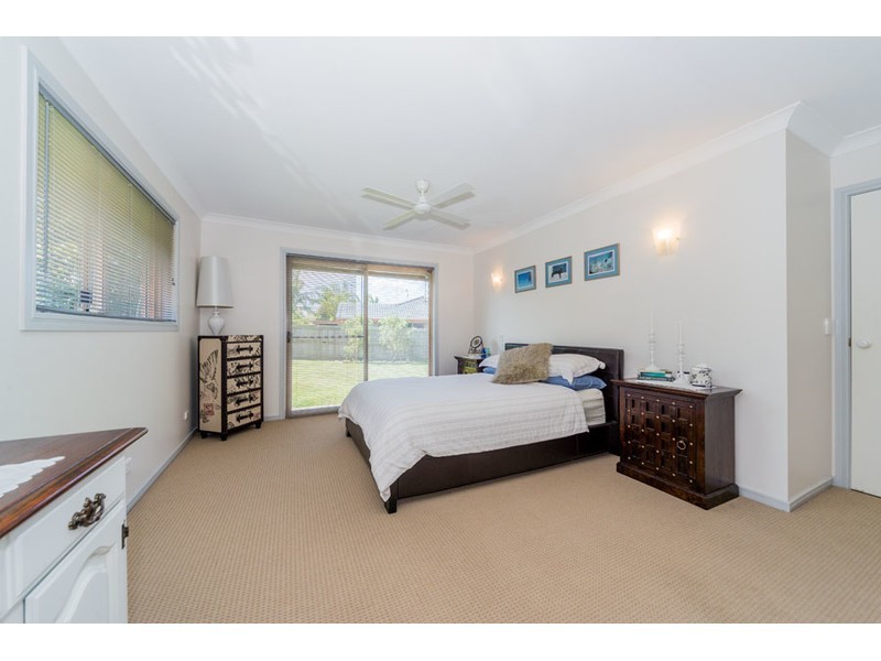 16 Rosedale Place, Helensvale QLD 4212