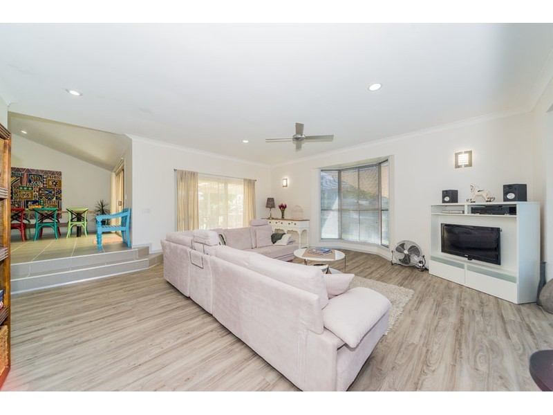 16 Rosedale Place, Helensvale QLD 4212