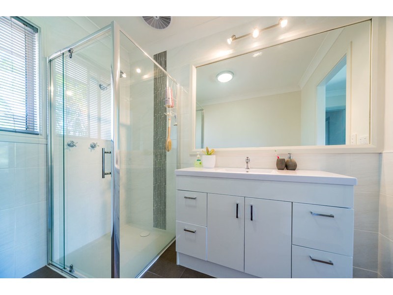 16 Rosedale Place, Helensvale QLD 4212