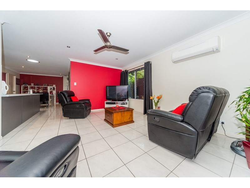 1/28 Armani Avenue, Pimpama QLD 4209
