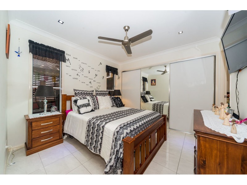 1/28 Armani Avenue, Pimpama QLD 4209