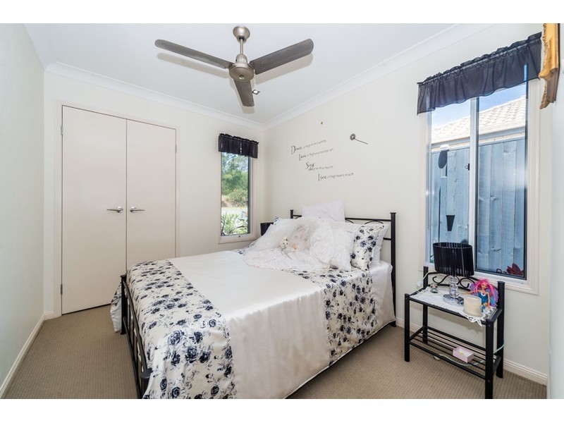 1/28 Armani Avenue, Pimpama QLD 4209