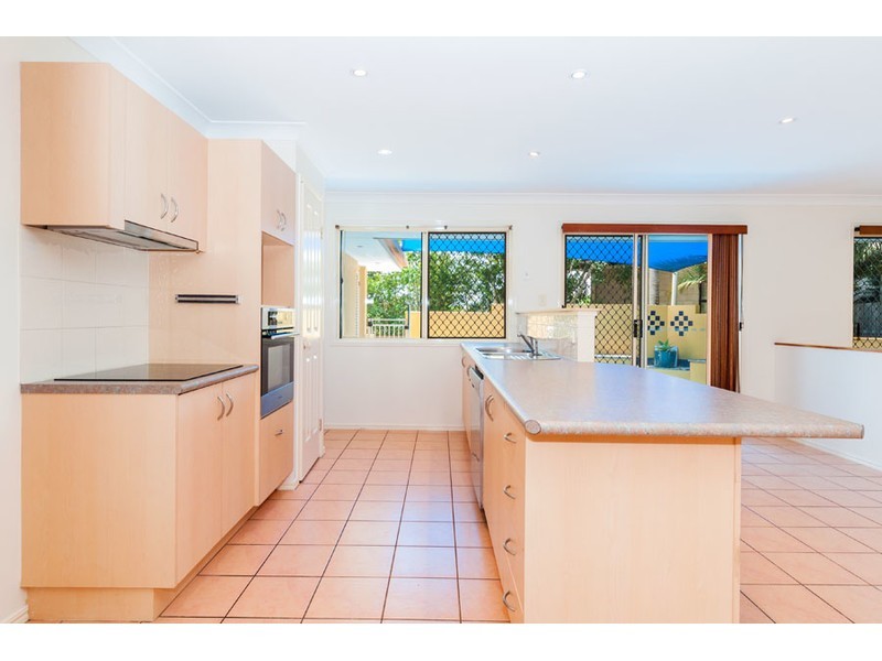 4 Moonda Court, Helensvale QLD 4212