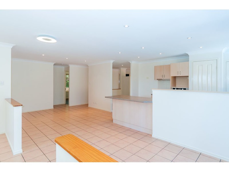 4 Moonda Court, Helensvale QLD 4212
