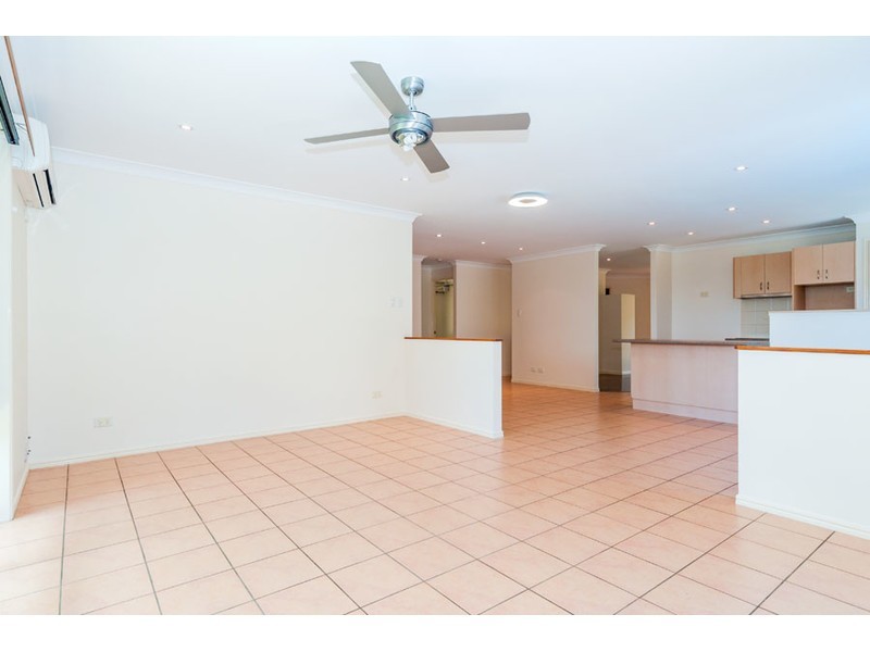 4 Moonda Court, Helensvale QLD 4212