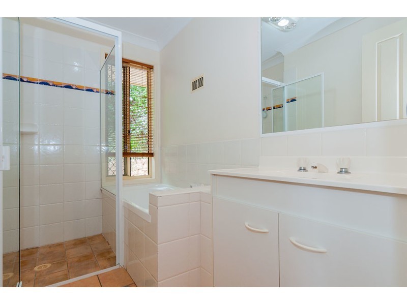 4 Moonda Court, Helensvale QLD 4212