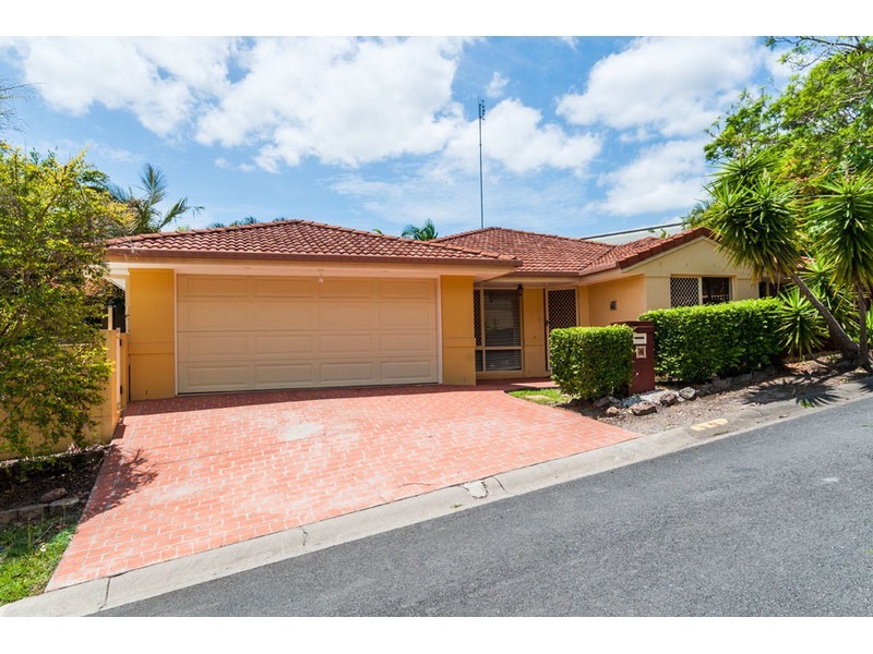 4 Moonda Court, Helensvale QLD 4212