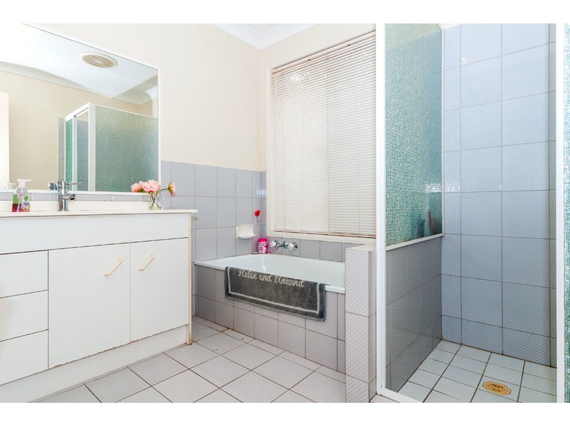 146 Mildura Drive, Helensvale QLD 4212