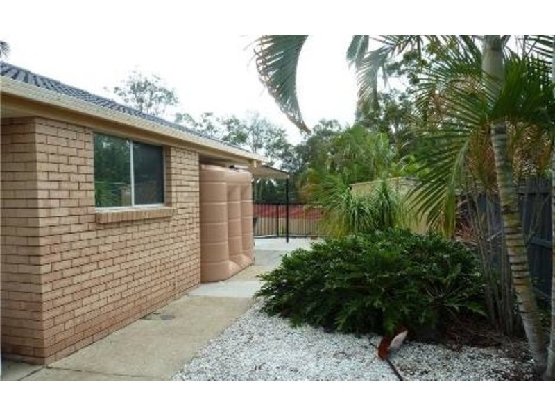 8 Dromana Crescent, Helensvale QLD 4212