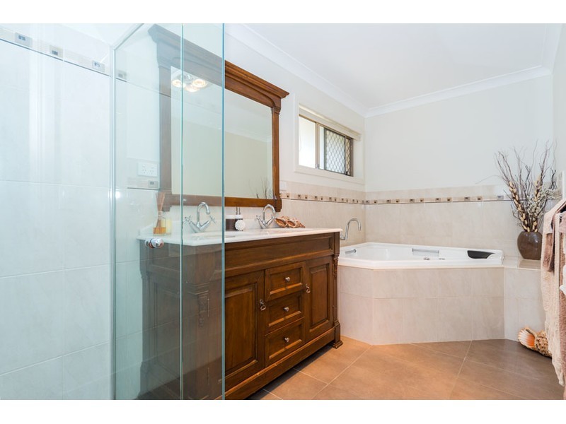 19 Teasdale Drive, Nerang QLD 4211