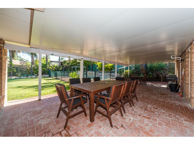 8 Gosford Court, Helensvale QLD 4212
