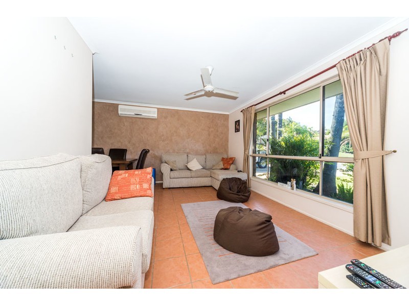 8 Gosford Court, Helensvale QLD 4212