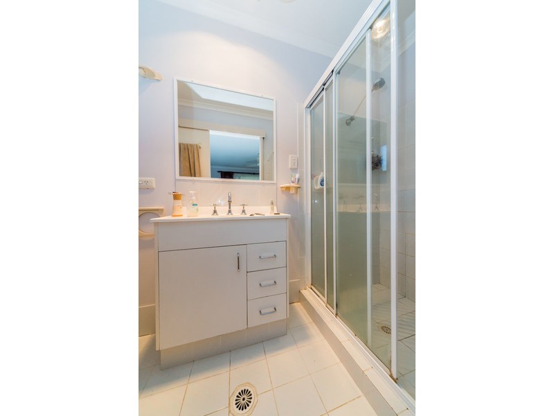 8 Gosford Court, Helensvale QLD 4212