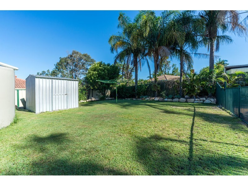 8 Gosford Court, Helensvale QLD 4212