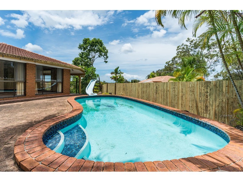 22 Surrey Court, Helensvale QLD 4212