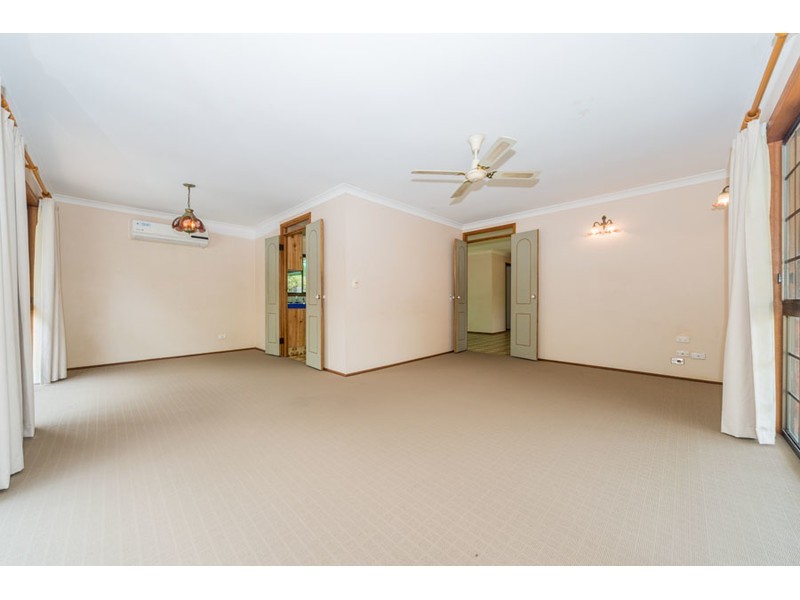 22 Surrey Court, Helensvale QLD 4212