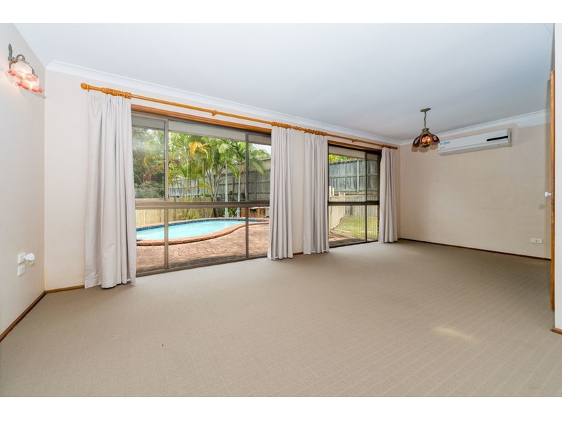22 Surrey Court, Helensvale QLD 4212
