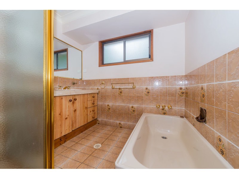 22 Surrey Court, Helensvale QLD 4212