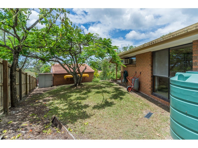 22 Surrey Court, Helensvale QLD 4212