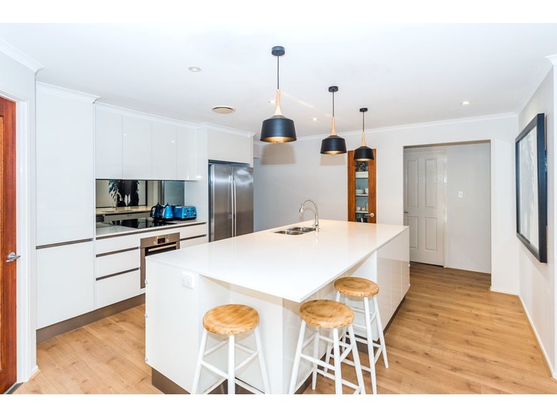 16 Rosswood Court, Helensvale QLD 4212