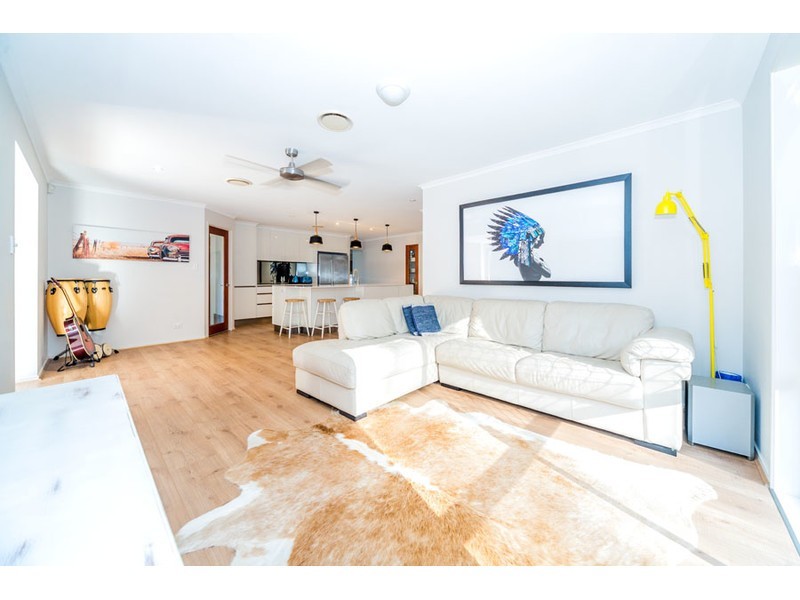 16 Rosswood Court, Helensvale QLD 4212