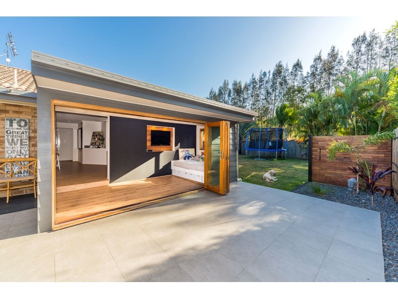 16 Rosswood Court, Helensvale QLD 4212